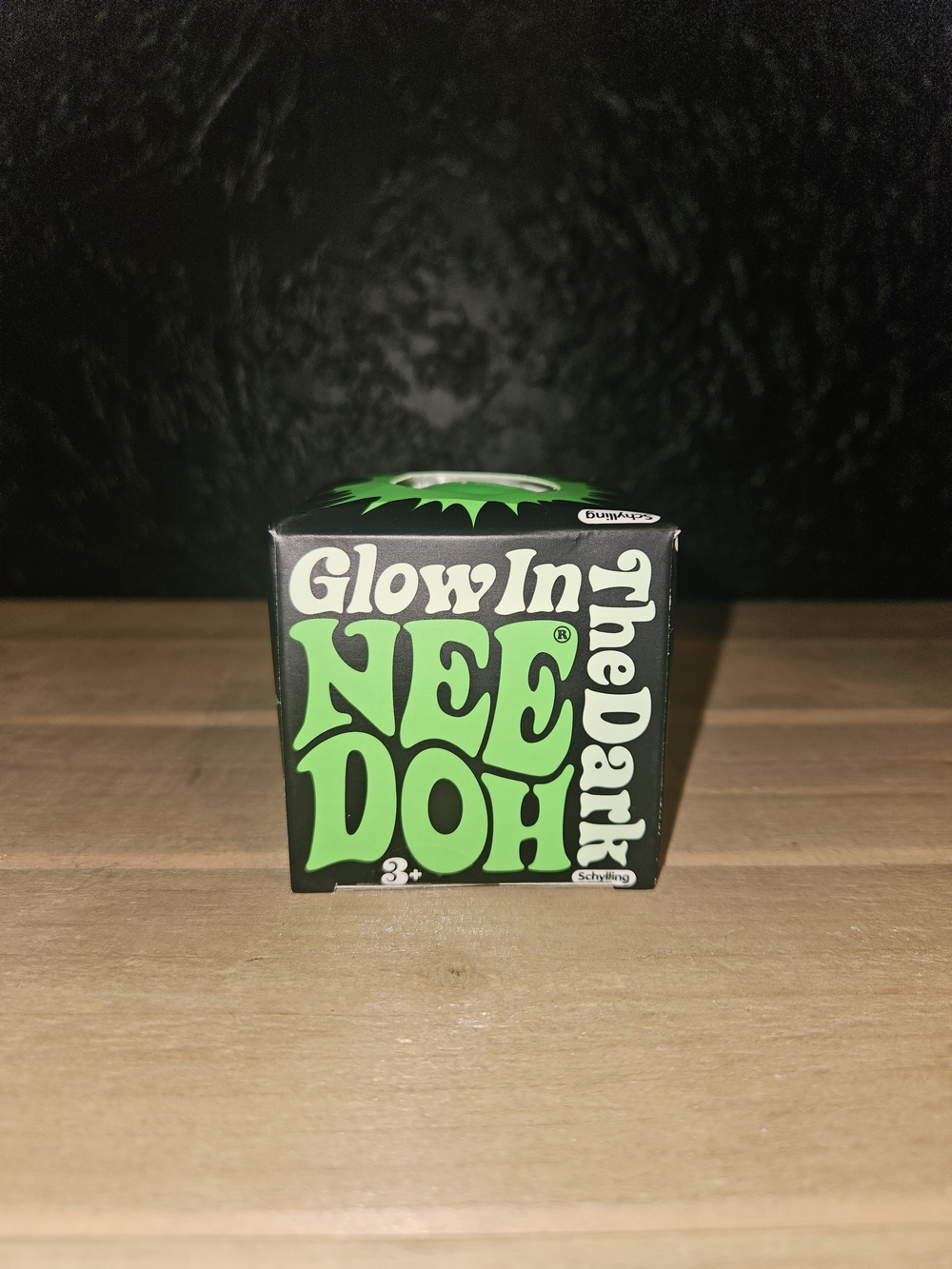 GREEN NeeDoh Glow in the Dark Glob✨💚